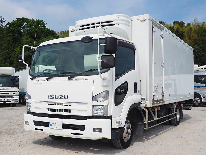 いすゞ フォワード 冷凍バン 中型 TKG-FRR90S2 年式 H25[写真01]