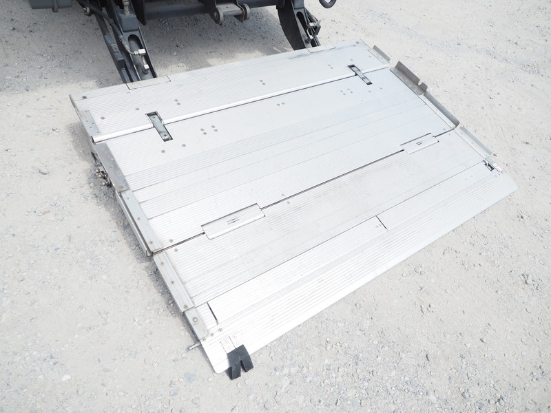 いすゞ エルフ バン車 小型 TKG-NMR85AN 年式 H26[写真16]