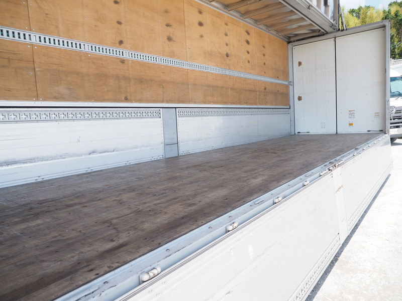 いすゞ ギガ ウイング車 大型 QKG-CYJ77A 年式 H25[写真16]