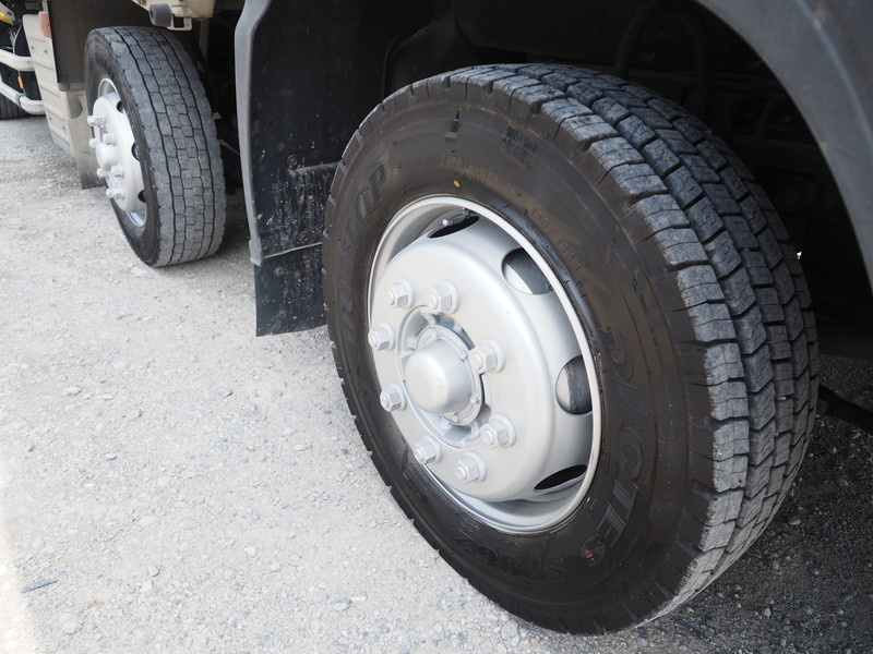 いすゞ ギガ ウイング車 大型 QKG-CYJ77A 年式 H25[写真38]