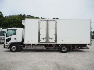 いすゞ フォワード 冷凍バン 中増t PKG-FSR34T2 年式 H19 [写真09]