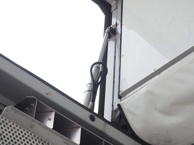 UDトラックス クオン 冷凍ウイング 大型 QKG-CG5ZA 年式 H24[写真19]