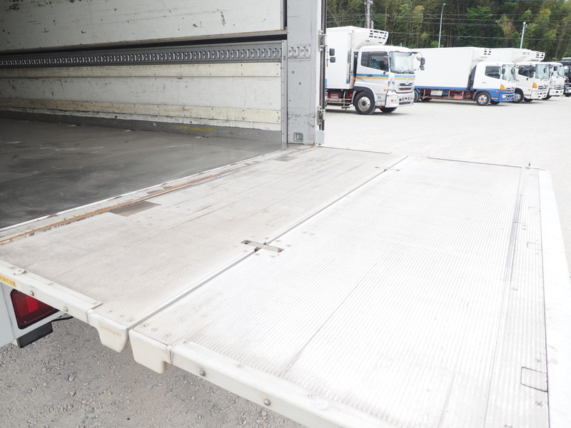 UDトラックス クオン 冷凍ウイング 大型 QKG-CG5ZA 年式 H24[写真28]