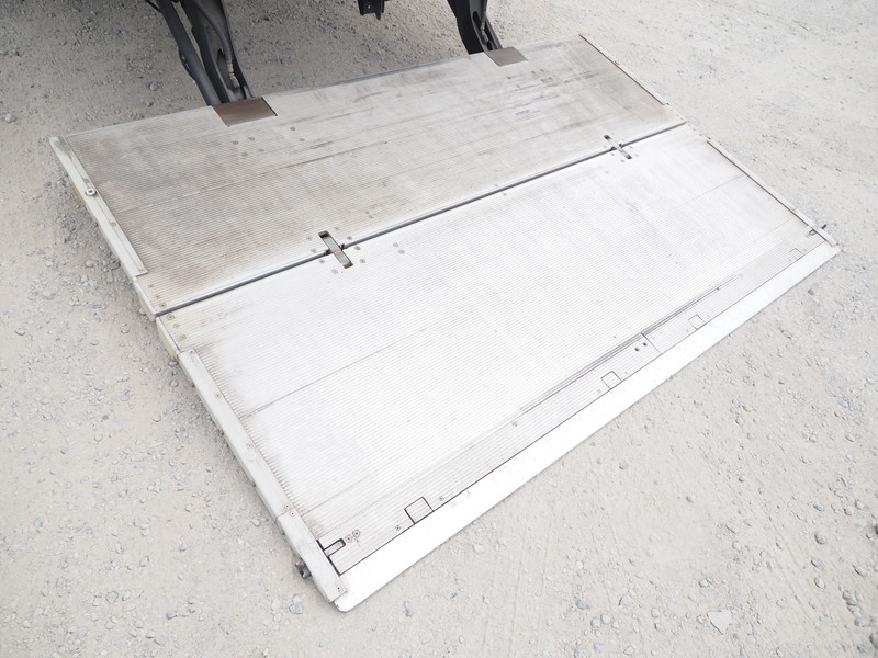 UDトラックス クオン 冷凍ウイング 大型 QKG-CG5ZA 年式 H24[写真27]