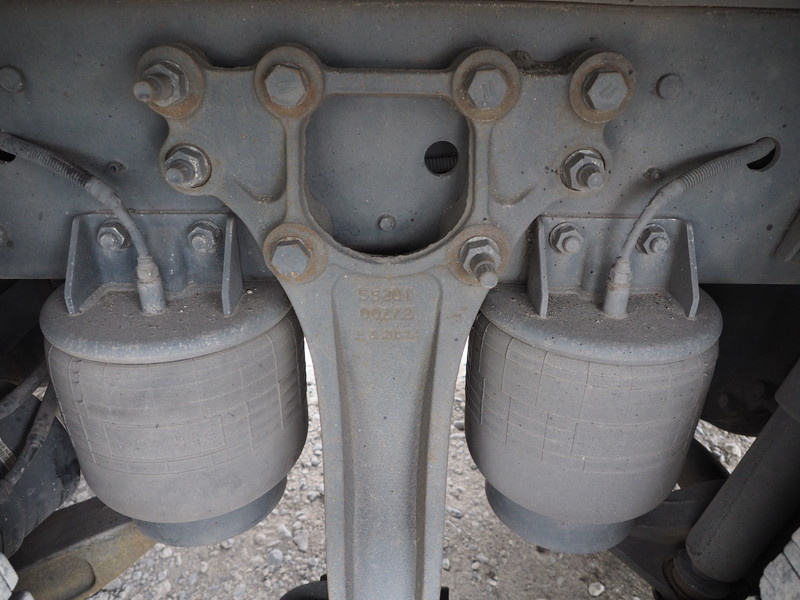 UDトラックス クオン 冷凍ウイング 大型 QKG-CG5ZA 年式 H24[写真44]