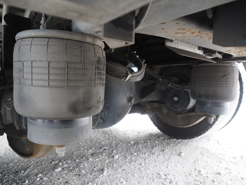 UDトラックス クオン 冷凍ウイング 大型 QKG-CG5ZA 年式 H24[写真43]