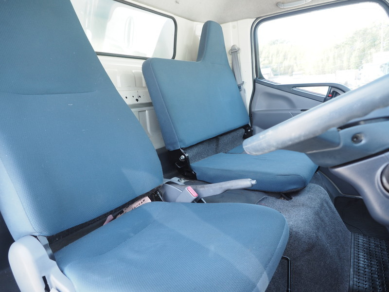 三菱ふそう キャンター バン車 小型 TKG-FEB50 年式 H25[写真19]