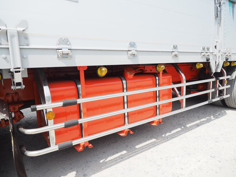 いすゞ ギガ 冷凍ウイング 大型 PDG-CYJ77W8 年式 H20[写真17]