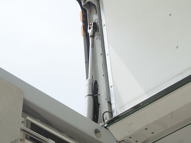 いすゞ ギガ 冷凍ウイング 大型 PDG-CYJ77W8 年式 H20[写真20]