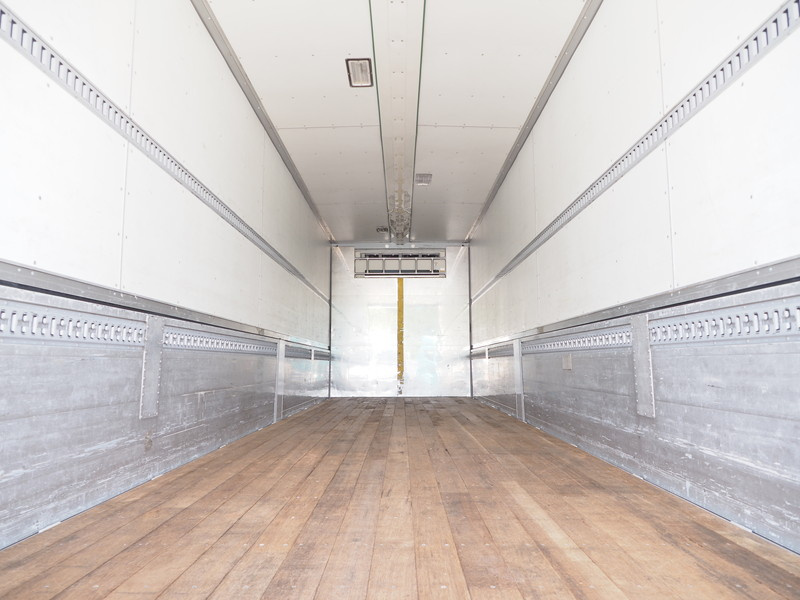 いすゞ ギガ 冷凍ウイング 大型 PDG-CYJ77W8 年式 H20[写真29]