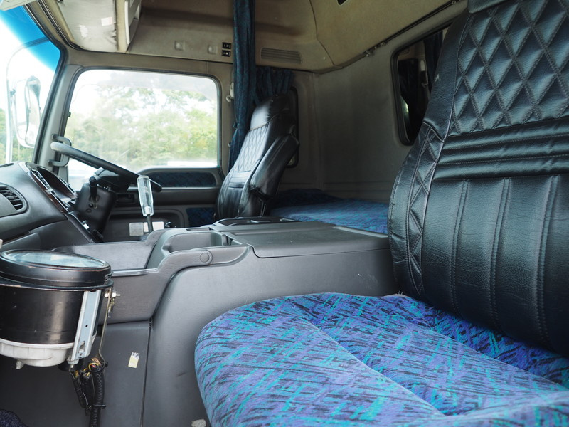 いすゞ ギガ 冷凍ウイング 大型 PDG-CYJ77W8 年式 H20[写真40]