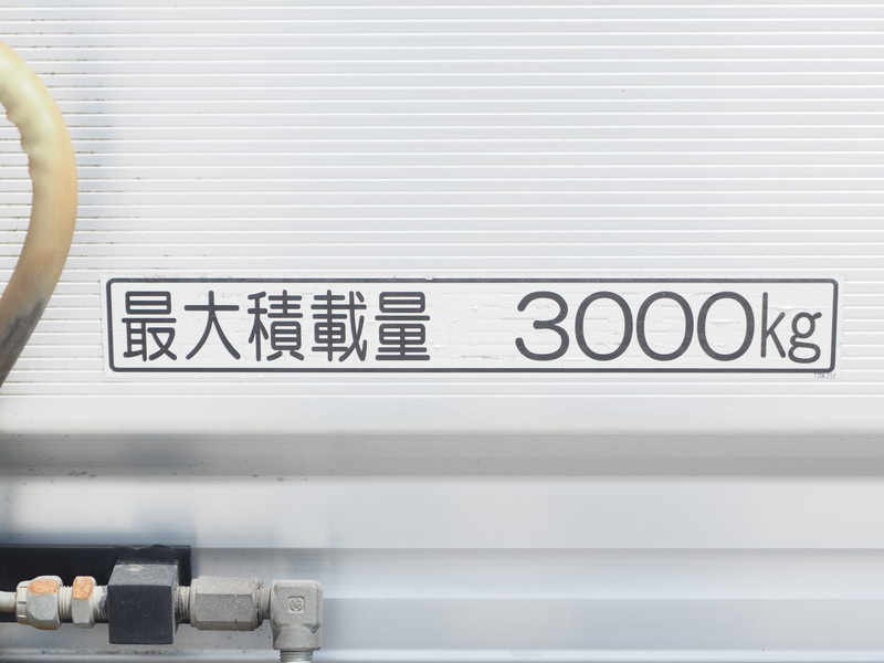 いすゞ エルフ バン車 小型 BKG-NMR85AN 年式 H22[写真19]