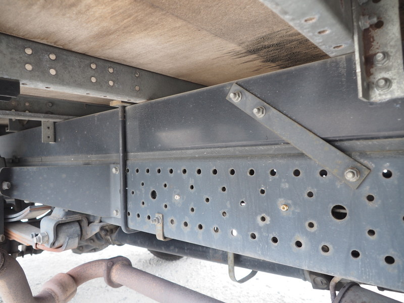 いすゞ エルフ バン車 小型 BKG-NMR85AN 年式 H22[写真28]