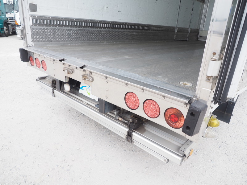 いすゞ フォワード 冷凍バン 中型 SKG-FRR90T2 年式 H23[写真18]