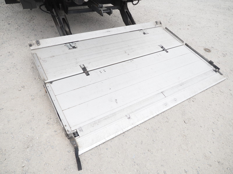 いすゞ フォワード 冷凍バン 中型 SKG-FRR90T2 年式 H23[写真20]