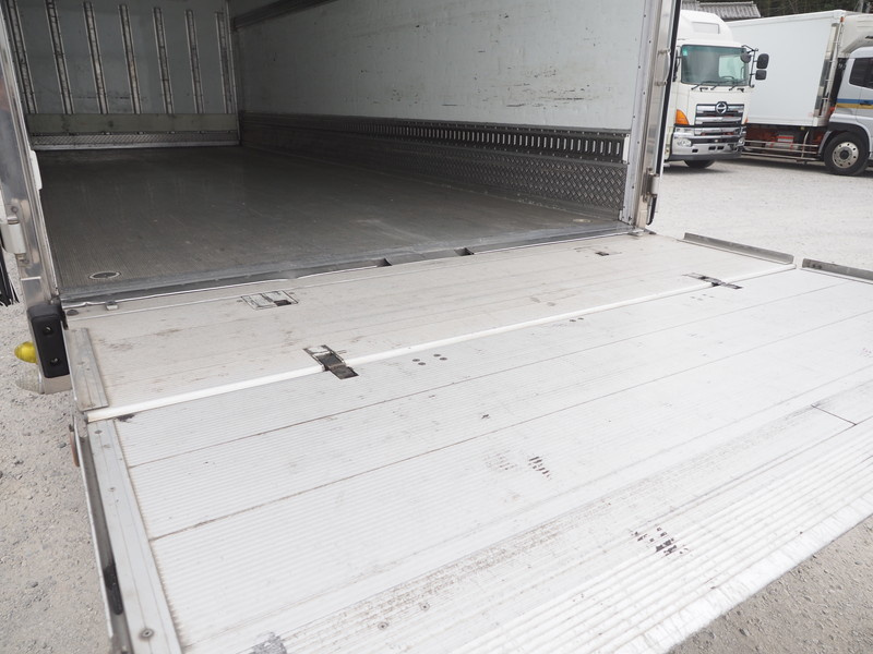 いすゞ フォワード 冷凍バン 中型 SKG-FRR90T2 年式 H23[写真21]