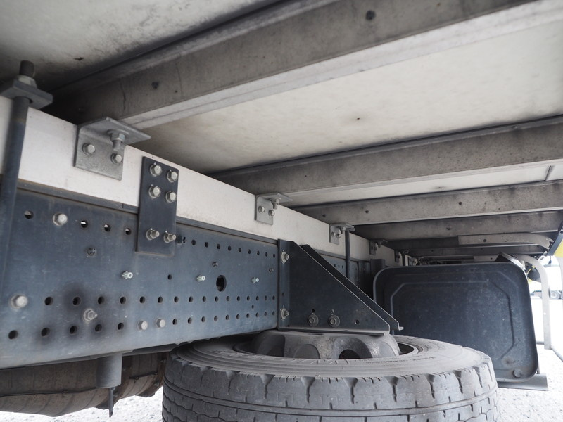 いすゞ フォワード 冷凍バン 中型 SKG-FRR90T2 年式 H23[写真23]