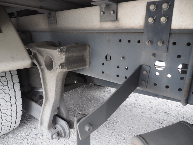 いすゞ フォワード 冷凍バン 中型 SKG-FRR90T2 年式 H23[写真24]