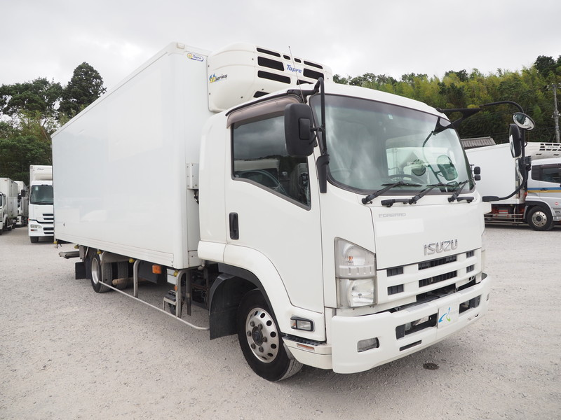 いすゞ フォワード 冷凍バン 中型 SKG-FRR90T2 年式 H23[写真04]