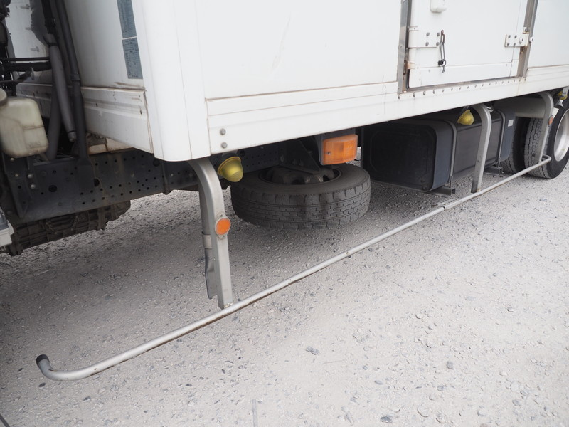 いすゞ フォワード 冷凍バン 中型 SKG-FRR90T2 年式 H23[写真11]