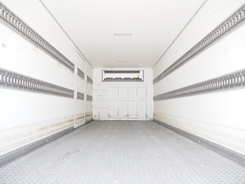 いすゞ フォワード 冷凍バン 中型 TKG-FRR90T2 年式 H25[写真14]