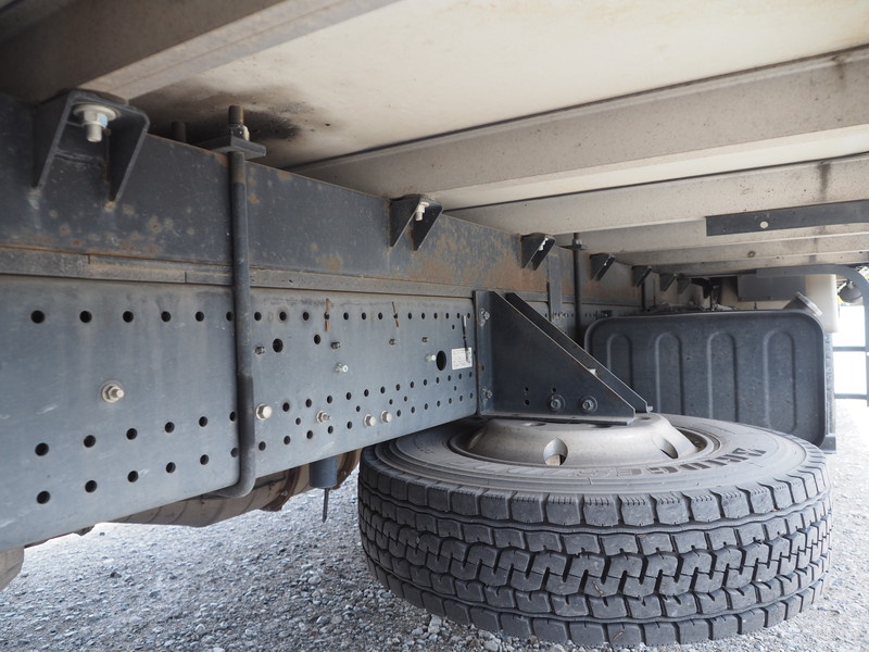 いすゞ フォワード 冷凍バン 中型 TKG-FRR90T2 年式 H25[写真24]