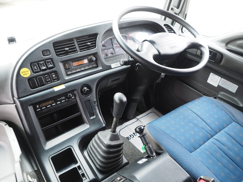 いすゞ ギガ ウイング車 大型 QKG-CYJ77A 年式 H25[写真32]