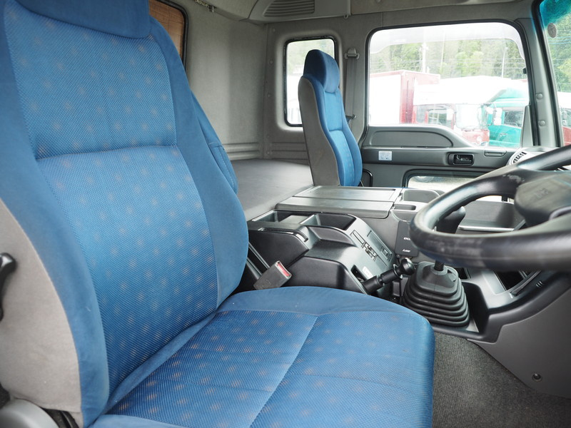 いすゞ ギガ ウイング車 大型 QKG-CYJ77A 年式 H25[写真30]