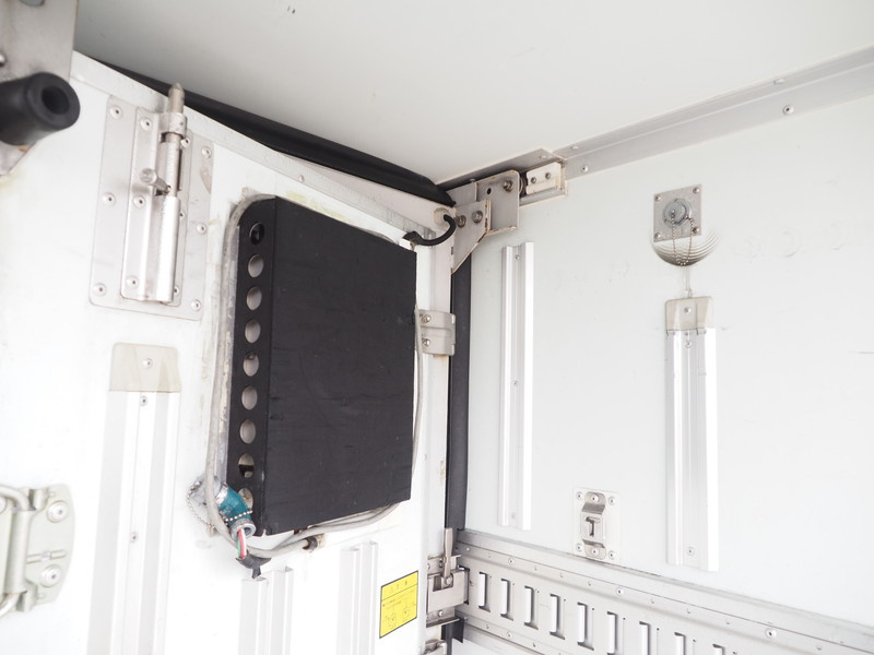 いすゞ エルフ 冷凍バン 小型 BKG-NMR85AN 年式 H22[写真18]