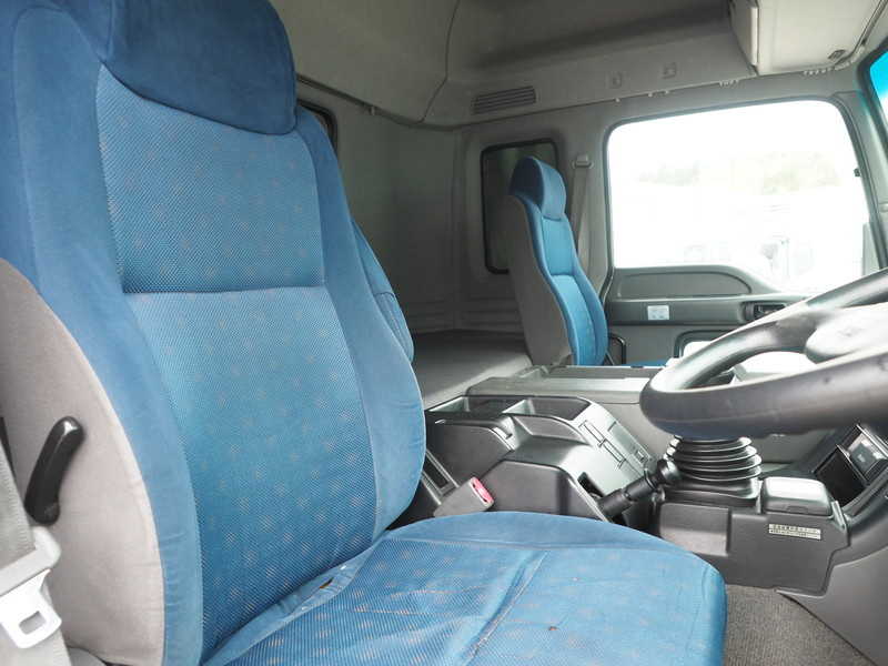 いすゞ ギガ ウイング車 大型 QKG-CYJ77A 年式 H25[写真29]