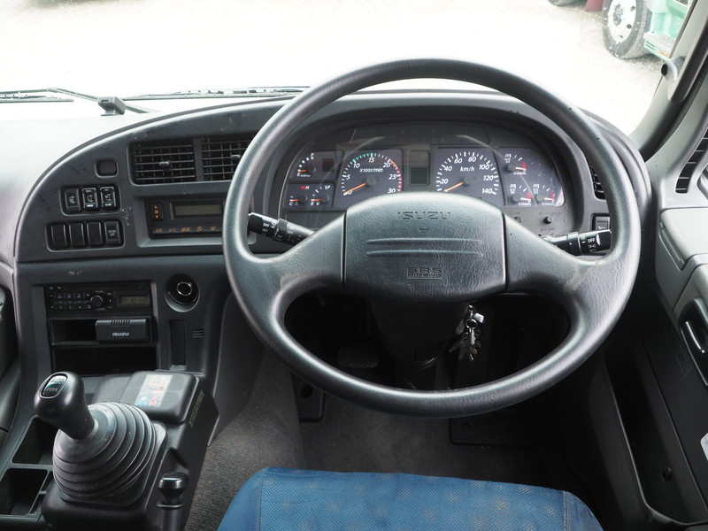 いすゞ ギガ ウイング車 大型 QKG-CYJ77A 年式 H25[写真30]