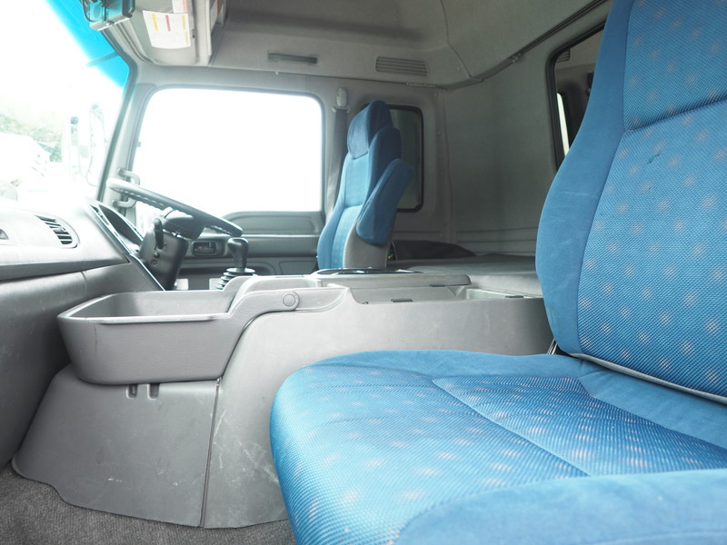 いすゞ ギガ ウイング車 大型 QKG-CYJ77A 年式 H25[写真35]