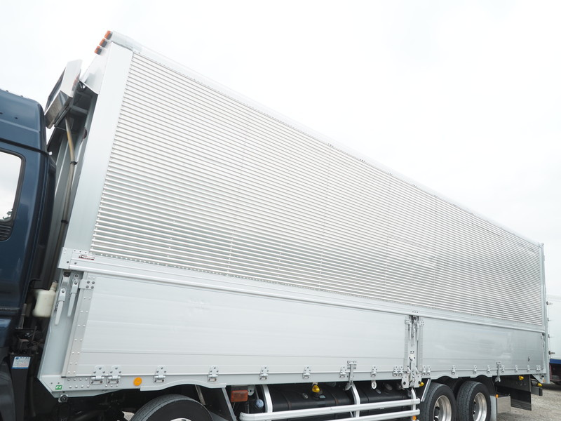 いすゞ ギガ ウイング車 大型 QKG-CYJ77A 年式 H25[写真12]