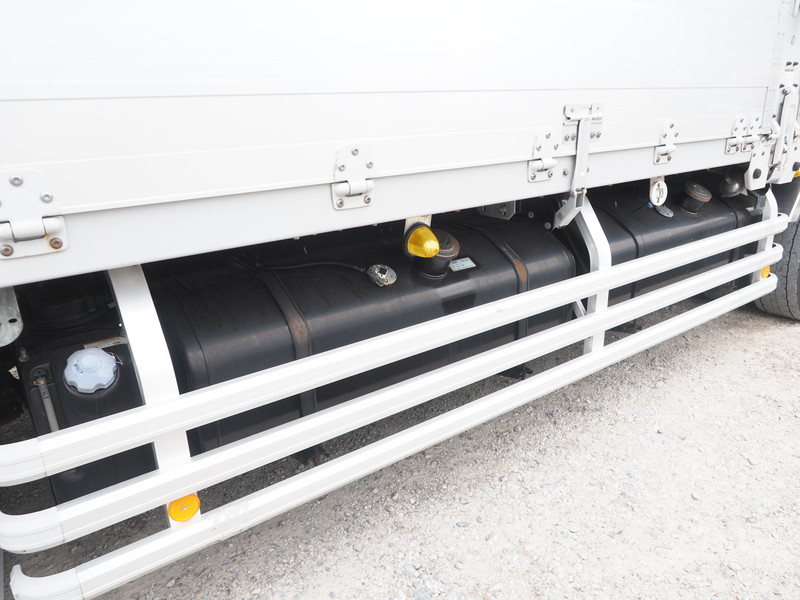 いすゞ ギガ ウイング車 大型 QKG-CYJ77A 年式 H25[写真13]