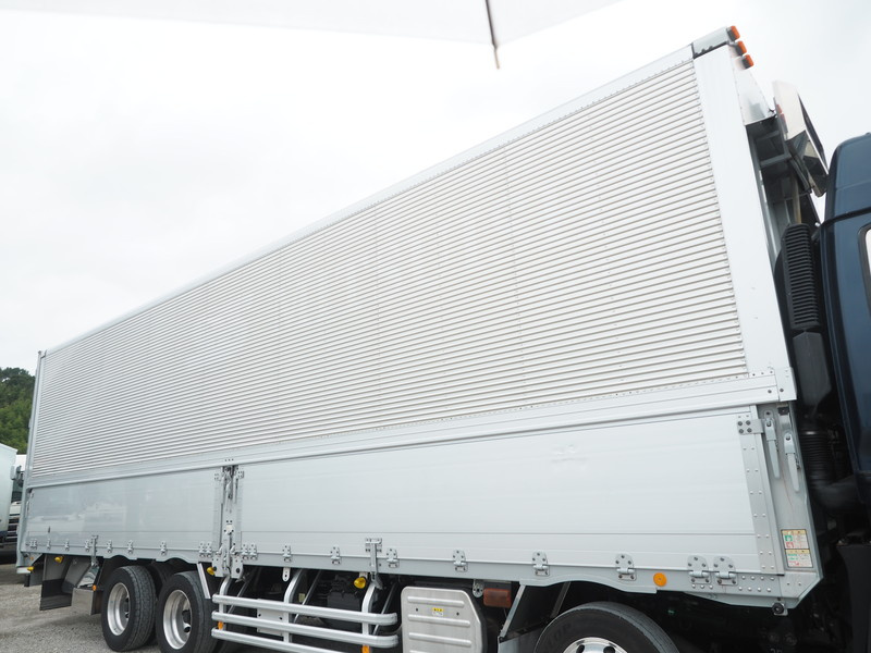 いすゞ ギガ ウイング車 大型 QKG-CYJ77A 年式 H25[写真07]