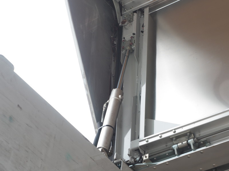 いすゞ ギガ ウイング車 大型 QKG-CYJ77A 年式 H25[写真15]