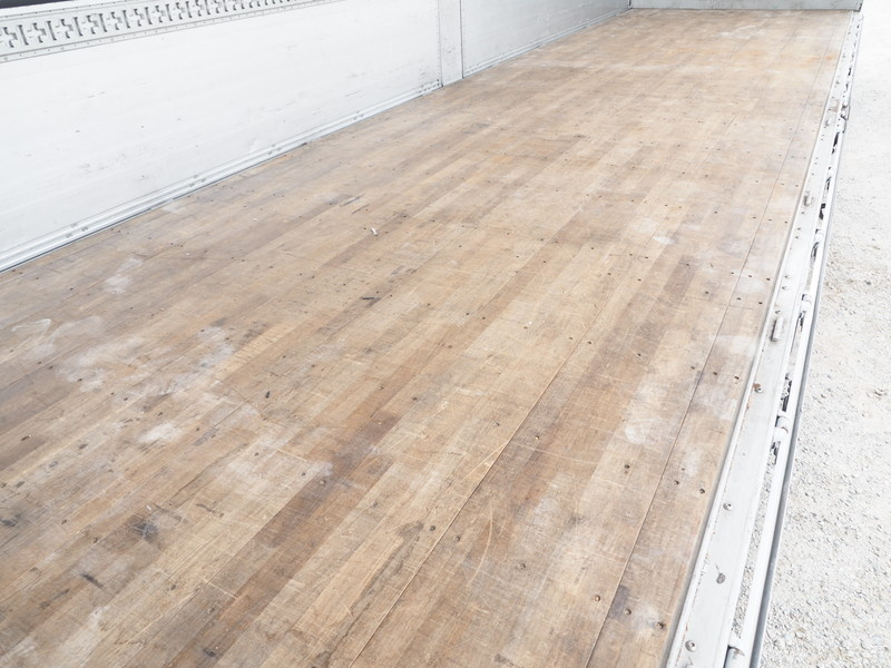 いすゞ ギガ ウイング車 大型 QKG-CYJ77A 年式 H25[写真20]