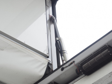 UDトラックス クオン 冷凍ウイング 大型 QKG-CG5ZA 年式 H24 [写真20]