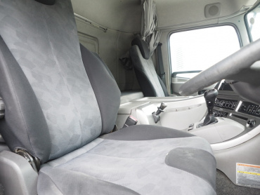 UDトラックス クオン 冷凍ウイング 大型 QKG-CG5ZA 年式 H24 [写真33]