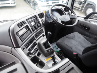 UDトラックス クオン 冷凍ウイング 大型 QKG-CG5ZA 年式 H24 [写真35]