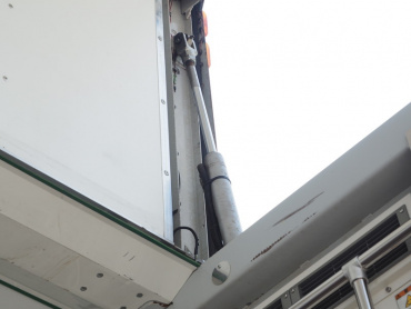 いすゞ ギガ 冷凍ウイング 大型 PDG-CYJ77W8 年式 H20 [写真14]