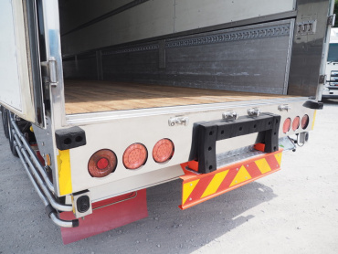 いすゞ ギガ 冷凍ウイング 大型 PDG-CYJ77W8 年式 H20 [写真34]