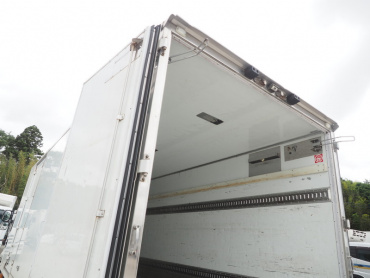 いすゞ フォワード 冷凍バン 中型 SKG-FRR90T2 年式 H23 [写真17]