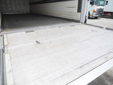 いすゞ フォワード 冷凍バン 中型 TKG-FRR90T2 年式 H25 [写真21]