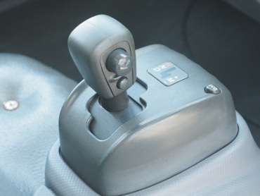 いすゞ エルフ バン車 小型 BKG-NMR85AN 年式 H22 [写真22]