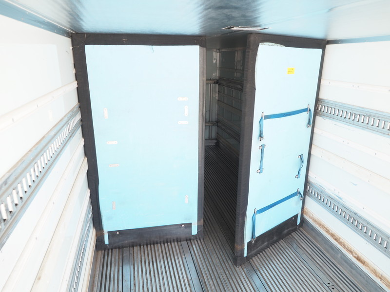 いすゞ フォワード 冷凍バン 中型 TKG-FRR90S2 年式 H27[写真19]