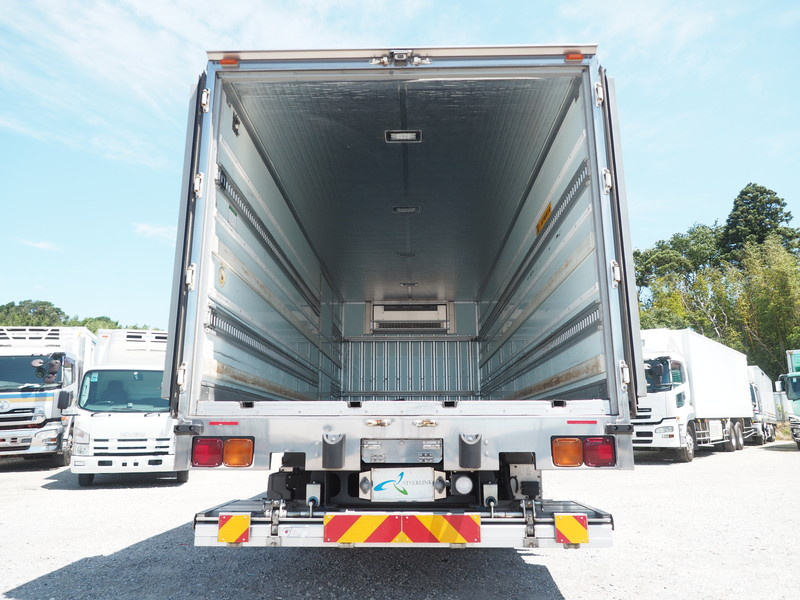 いすゞ フォワード 冷凍バン 中型 TKG-FRR90S2 年式 H27[写真15]