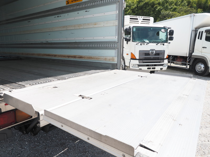 いすゞ フォワード 冷凍バン 中型 TKG-FRR90S2 年式 H27[写真24]