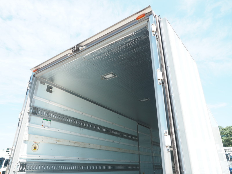 いすゞ フォワード 冷凍バン 中型 TKG-FRR90S2 年式 H27[写真20]