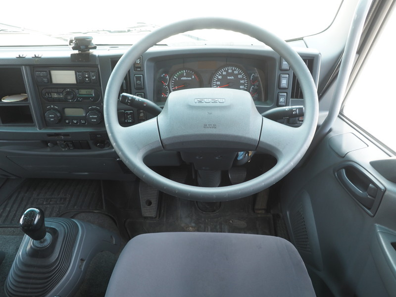 いすゞ フォワード 冷凍バン 中型 TKG-FRR90S2 年式 H27[写真27]